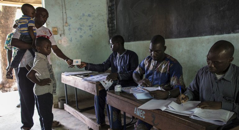 Mali : la junte militaire accusée de renforcer son autoritarisme et de réprimer la population