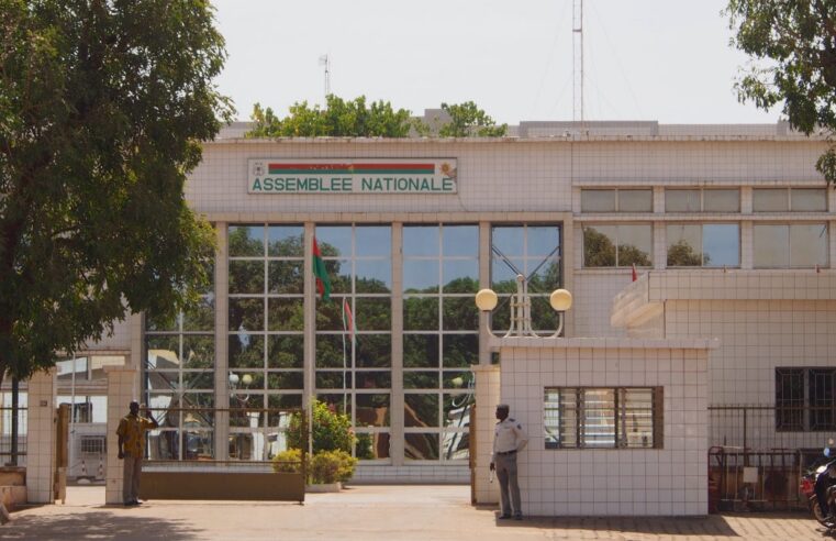 Burkina Faso : une loi controversée criminalise l&rsquo;homosexualité