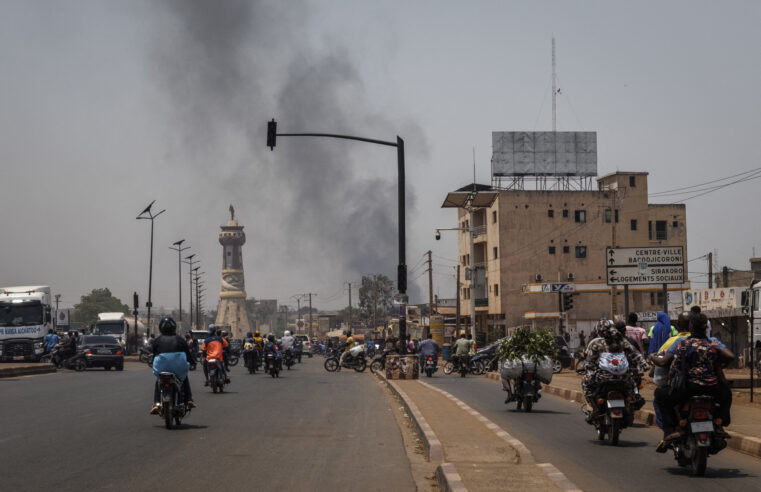 L&rsquo;offensive insurgée au Mali révèle les failles sécuritaires de la junte