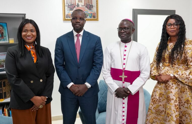 Ousmane Sonko rencontre l&rsquo;archevêque de Dakar avant le pèlerinage de Popenguine