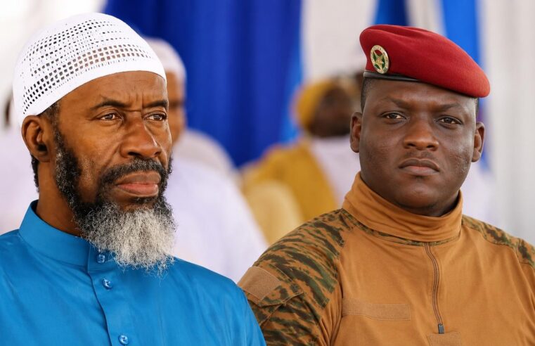 Fermeture controversée d&rsquo;une mosquée sunnite à Ouagadougou : le pouvoir burkinabè face à son propre paradoxe