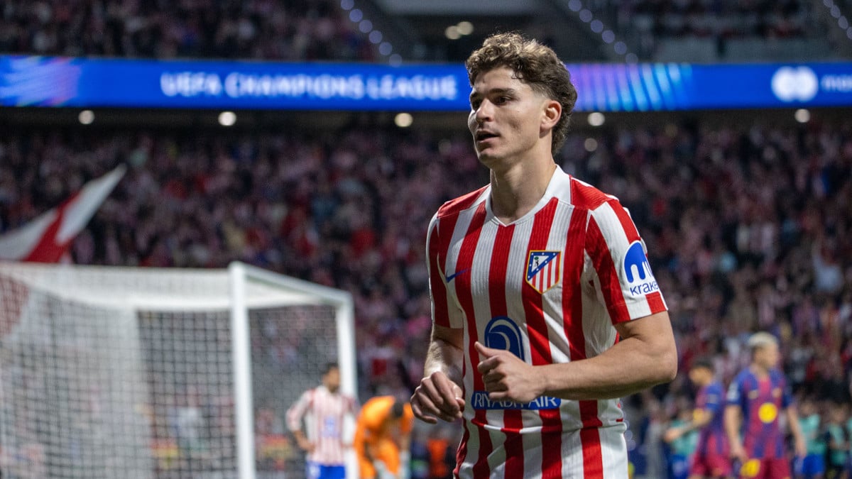 Transfert de julian alvarez : le psg et le barça en lice pour l&rsquo;avant-centre argentin