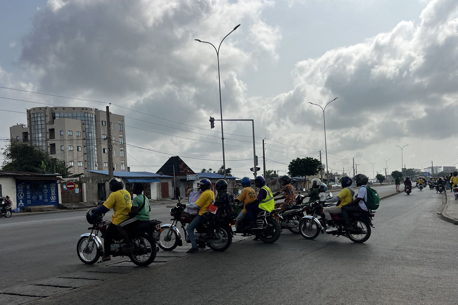 Le Bénin déjoue une tentative de coup d&rsquo;État : la CEDEAO promet un soutien militaire
