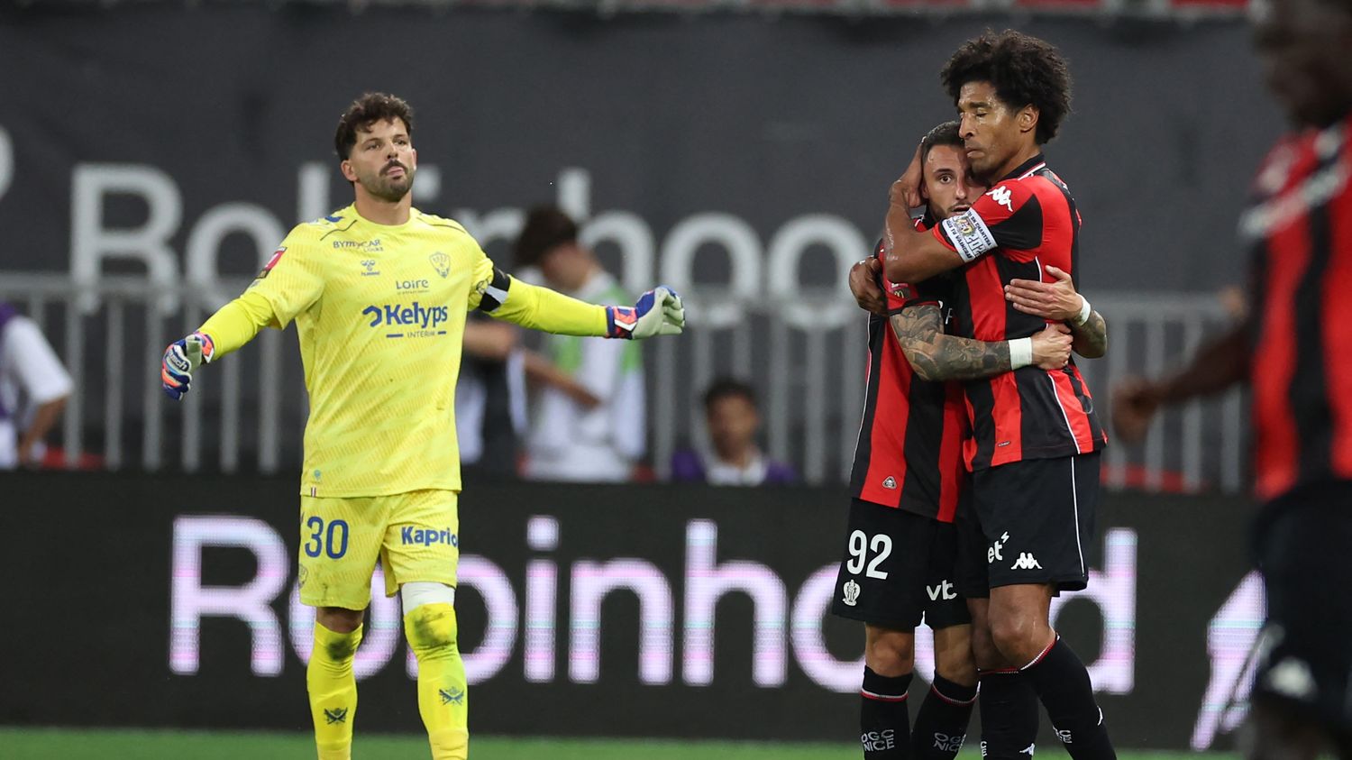 Nice sauve sa place en Ligue 1 face à Saint-Étienne en barrage
