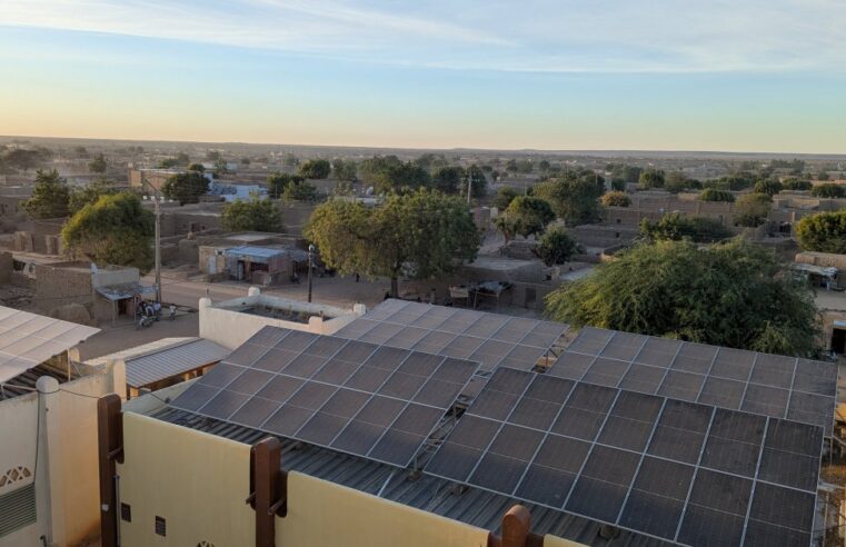 L&rsquo;énergie solaire révolutionne l&rsquo;accès aux soins à Niafounké au Mali