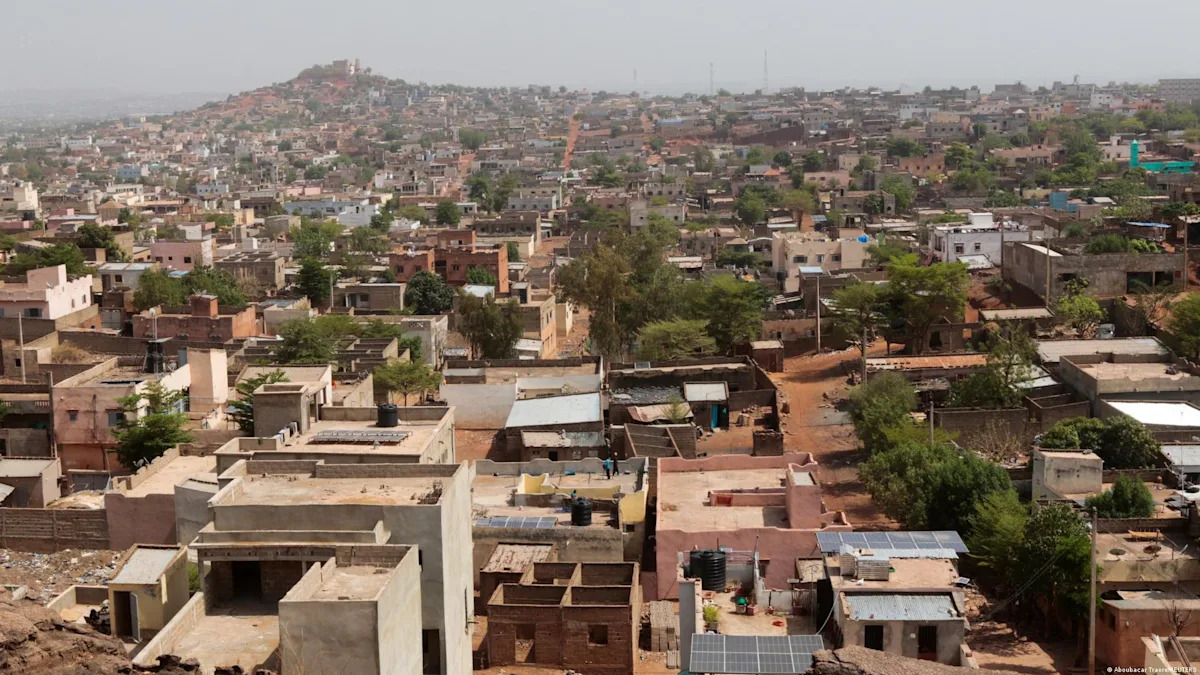 Blocus des routes au Mali : les voyageurs bloqués hors de Bamako