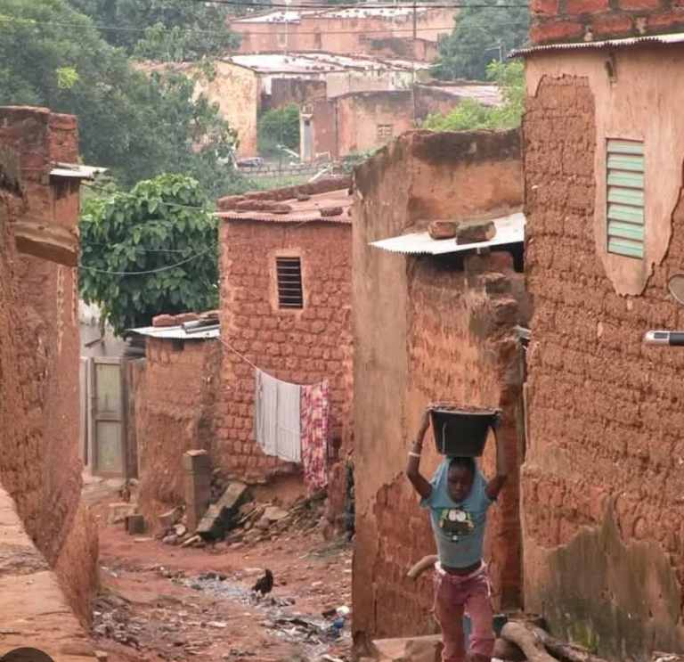 Sourou : l&rsquo;exode forcé des villages de Sia, Konga et Kwarémenguel sous la menace du JNIM