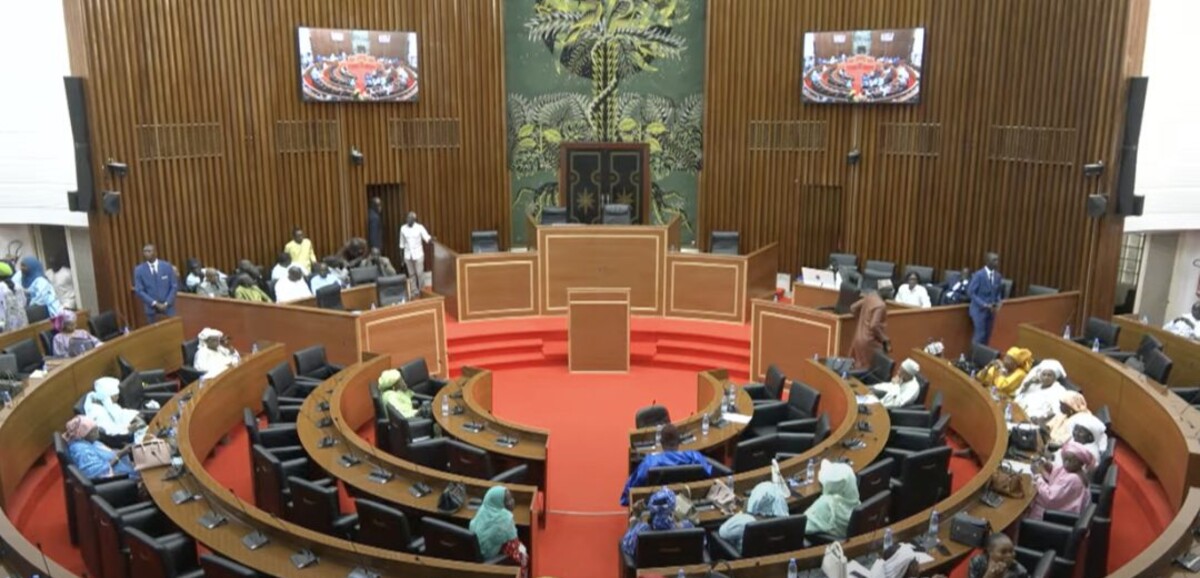Sénégal : Ousmane Sonko vise la présidence de l&rsquo;Assemblée, l&rsquo;opposition crie au « coup d&rsquo;État institutionnel »