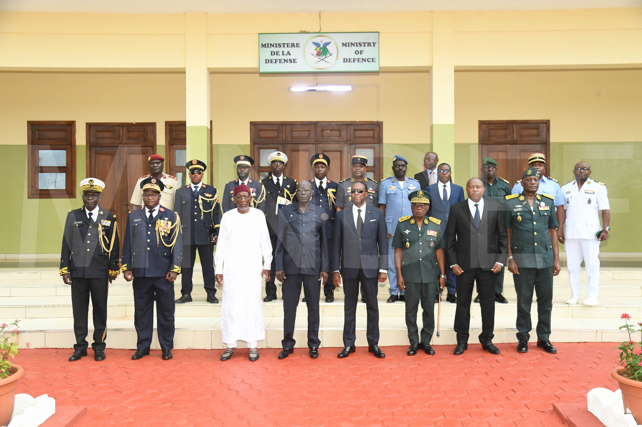Renforcement des liens militaires entre Yaoundé et N’Djamena après le 20 mai