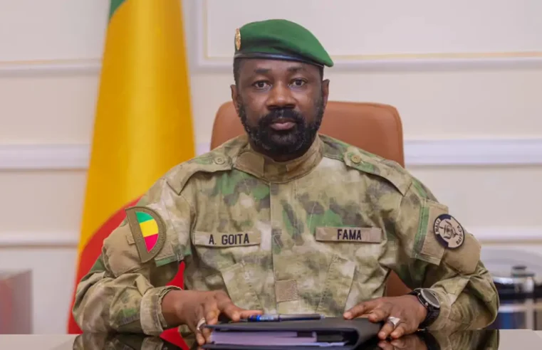 Le président Goïta redéfinit le terrorisme au Mali, incluant médias et pressions extérieures