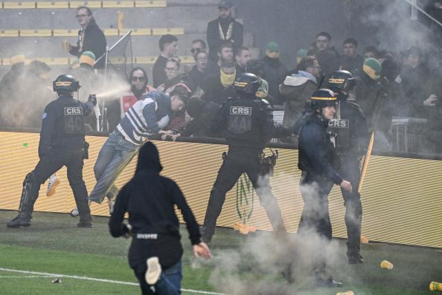 Match nantes toulouse interrompu définitivement après envahissement du stade