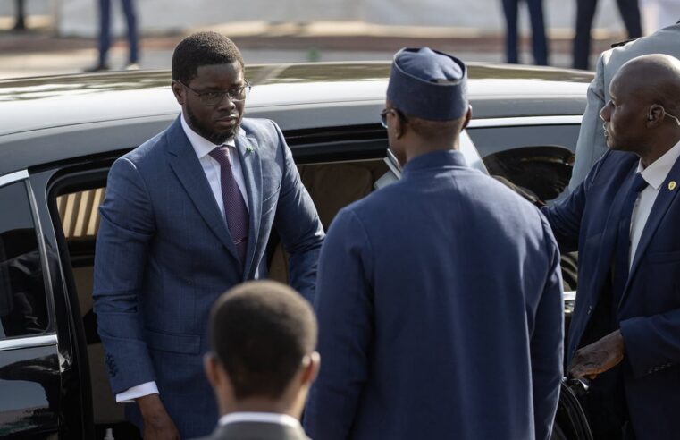 Diomaye Faye et Ousmane Sonko : une relation politique sous tension au Sénégal