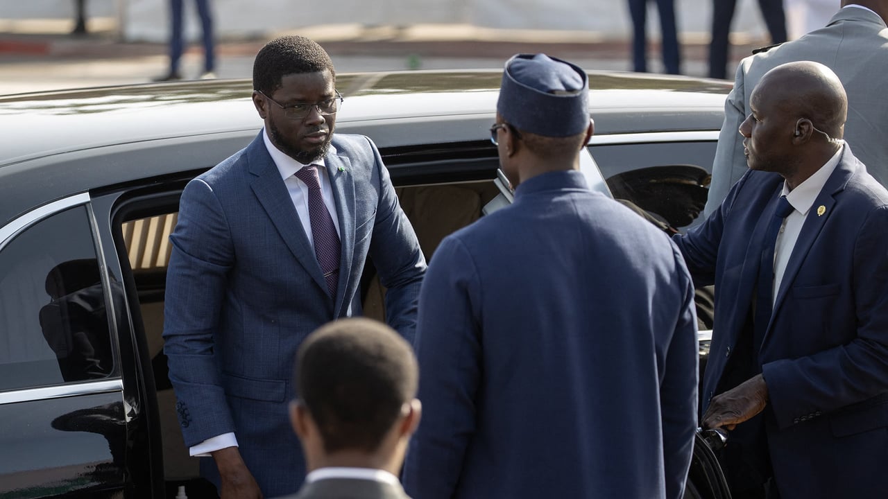 Diomaye Faye et Ousmane Sonko : une relation politique sous tension au Sénégal