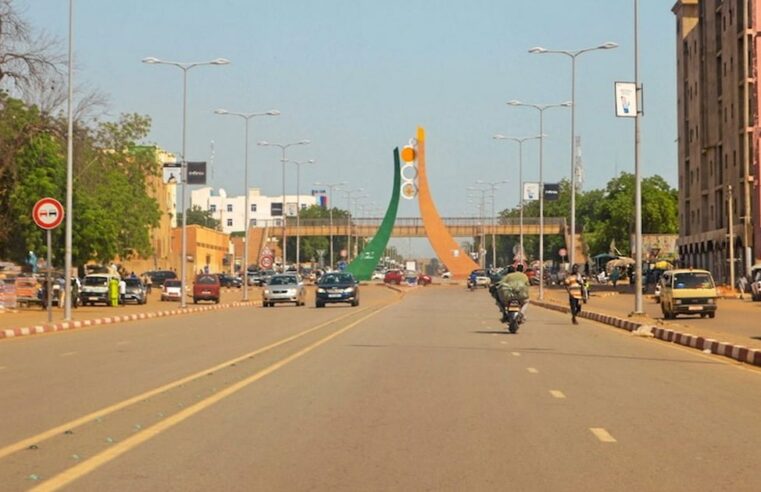 Niger : le régime militaire étouffe les libertés après le putsch