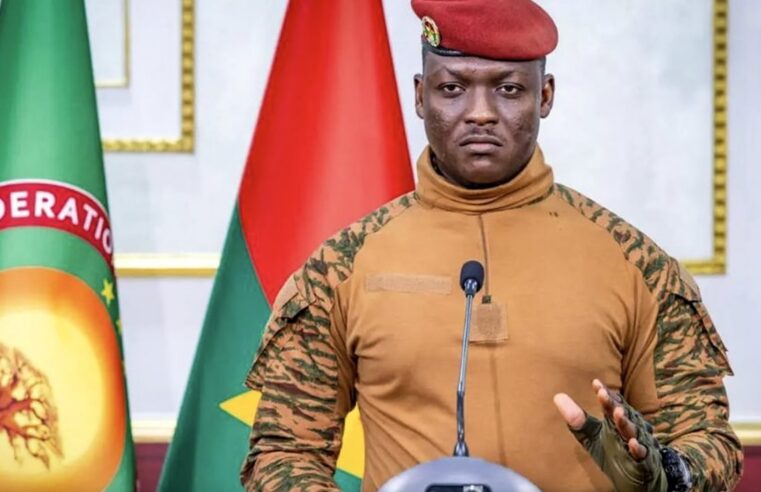 Burkina Faso : la junte suspend des centaines d&rsquo;associations pour des raisons sécuritaires