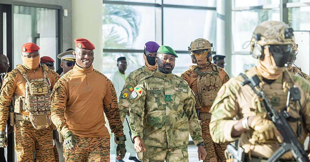 Alliance des états du Sahel : frappes aériennes conjointes au Mali après attaques jihadistes