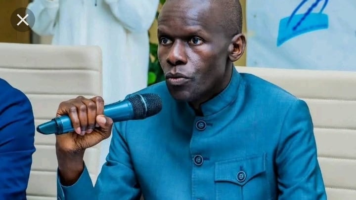 Waly Diouf Bodiang critique Serigne Gueye Diop : une polémique qui secoue le Sénégal