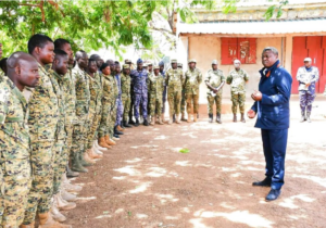 Faure Gnassingbé en inspection dans la zone de l'Opération Koundjoaré