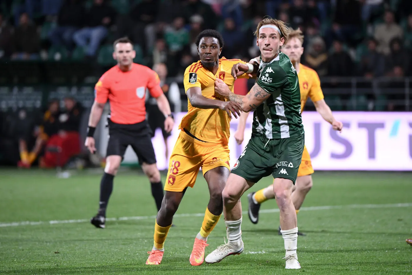 Célébration des joueurs de Rodez après leur victoire 3-2 face au Red Star