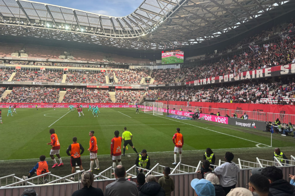 L'Allianz Riviera, stade emblématique de l'OGC Nice, prêt pour un match historique