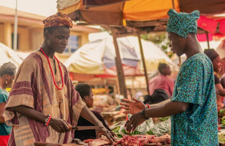 Libreville adopte le paiement mobile pour les taxes du marché Mont-Bouët