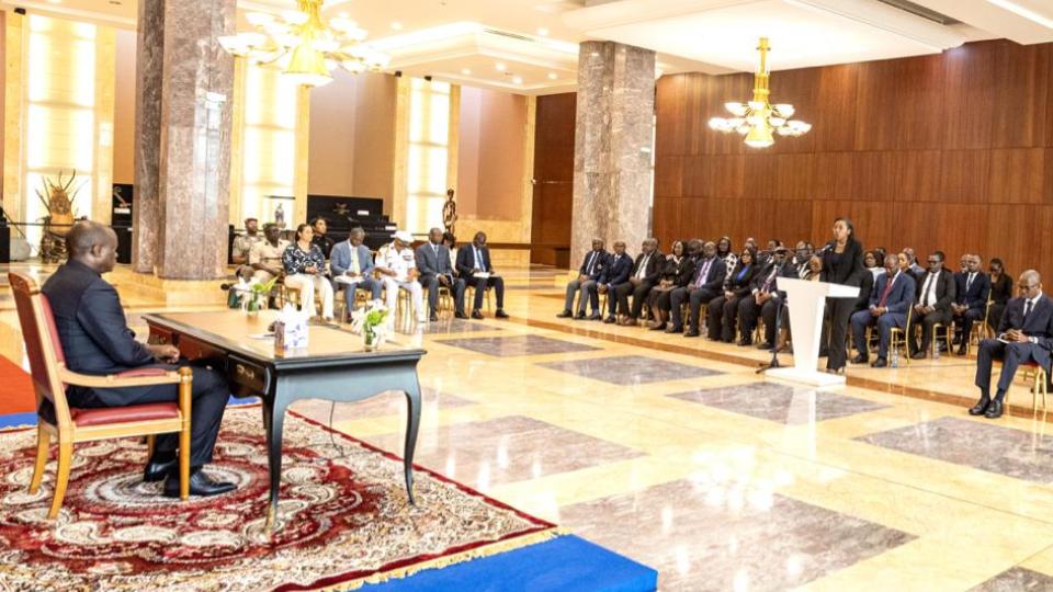 Le président Oligui Nguema trace les lignes directrices pour la direction générale des impôts du Gabon