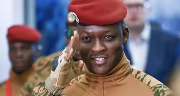 Le Burkina Faso lance un plan colossal pour illuminer 18 millions de vies d&rsquo;ici 2030