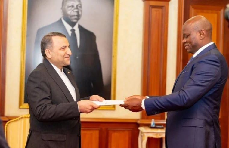 Cinq ambassadeurs reçus par le président gabonais pour renforcer les alliances internationales