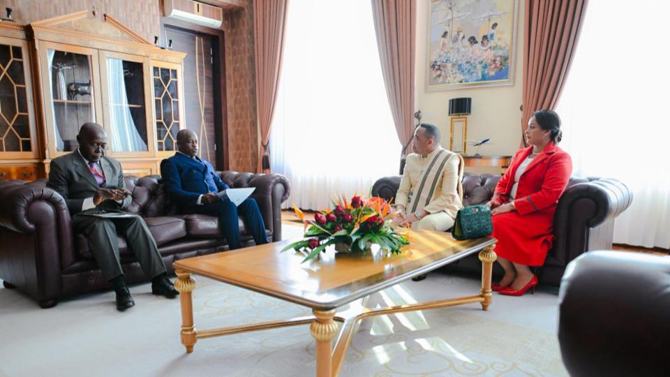 Diplomatie africaine : le Gabon transmet un message crucial à Madagascar