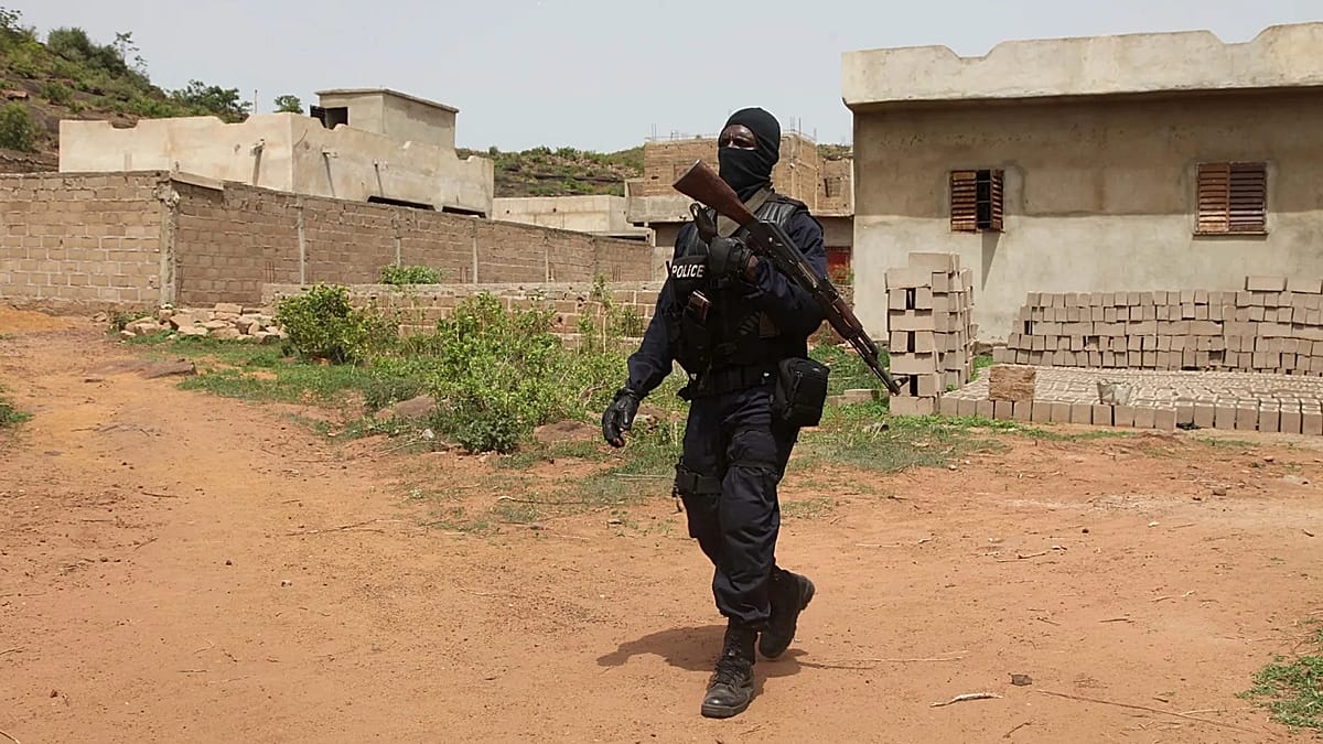 Le Mali durcit le ton: un diplomate français lourdement condamné pour espionnage