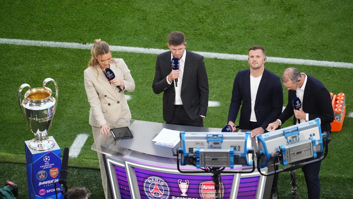 Les bourdes des commentateurs de la finale psg arsenal épinglées lors de l’émission de julien cazarre