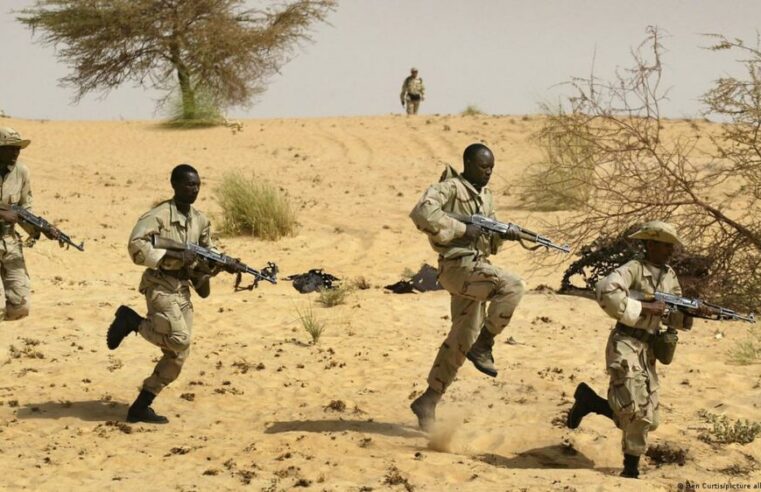 Mali lance prime contre chefs terroristes du Sahel