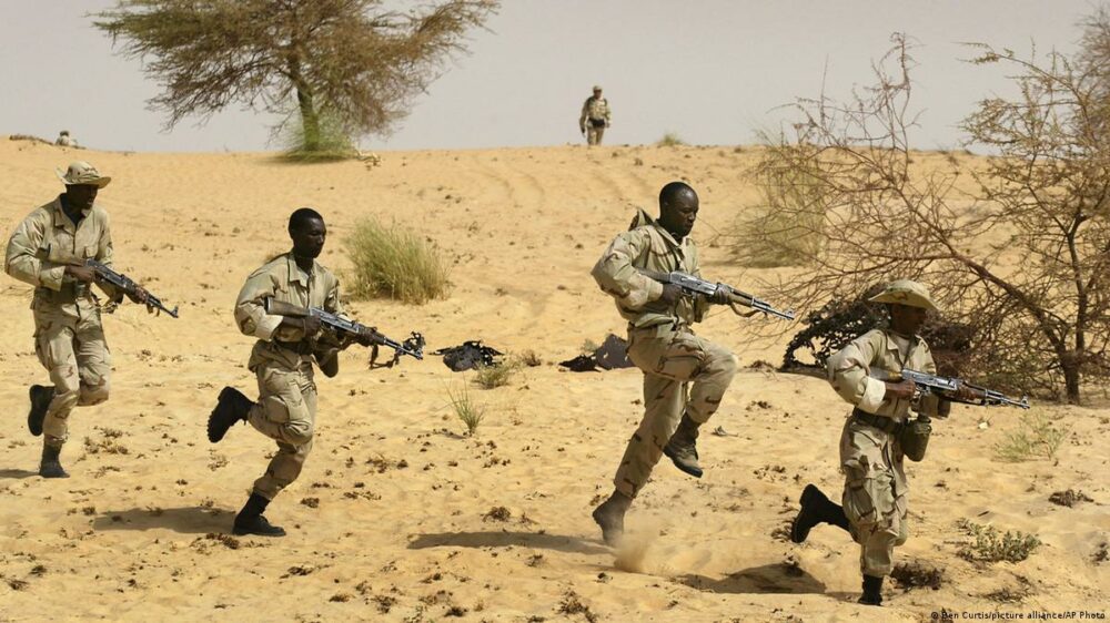 Mali lance prime contre chefs terroristes du Sahel