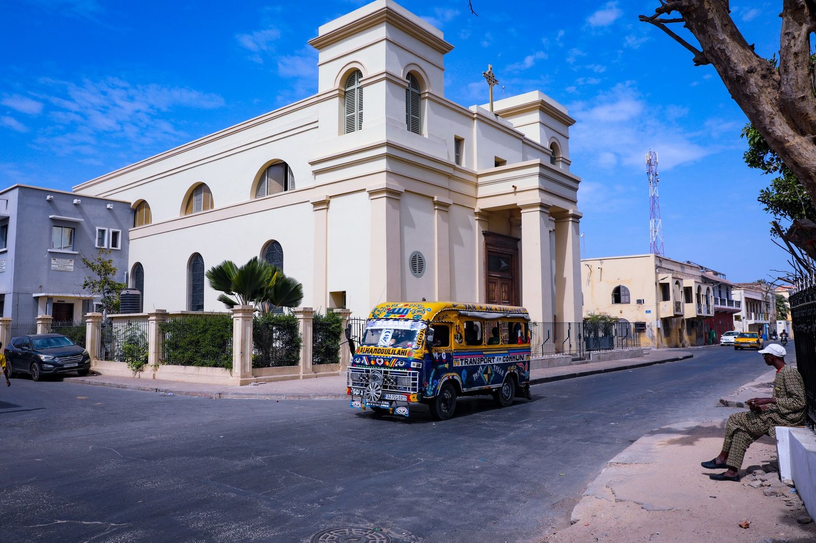 Senegal : le gouvernement annonce des réductions budgétaires massives pour éviter une crise financière