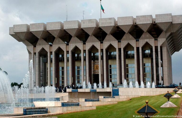 Cameroun : l&rsquo;État centralise la collecte des impôts locaux