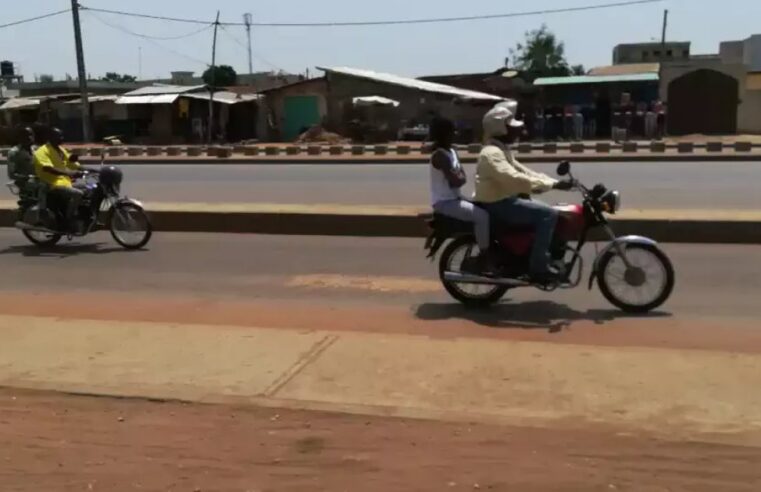 Kétou : l&rsquo;uniforme obligatoire pour les conducteurs de taxi-moto au Bénin