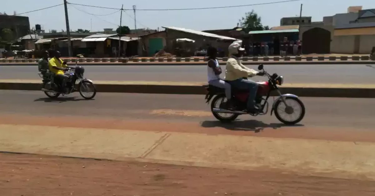 Kétou : l&rsquo;uniforme obligatoire pour les conducteurs de taxi-moto au Bénin