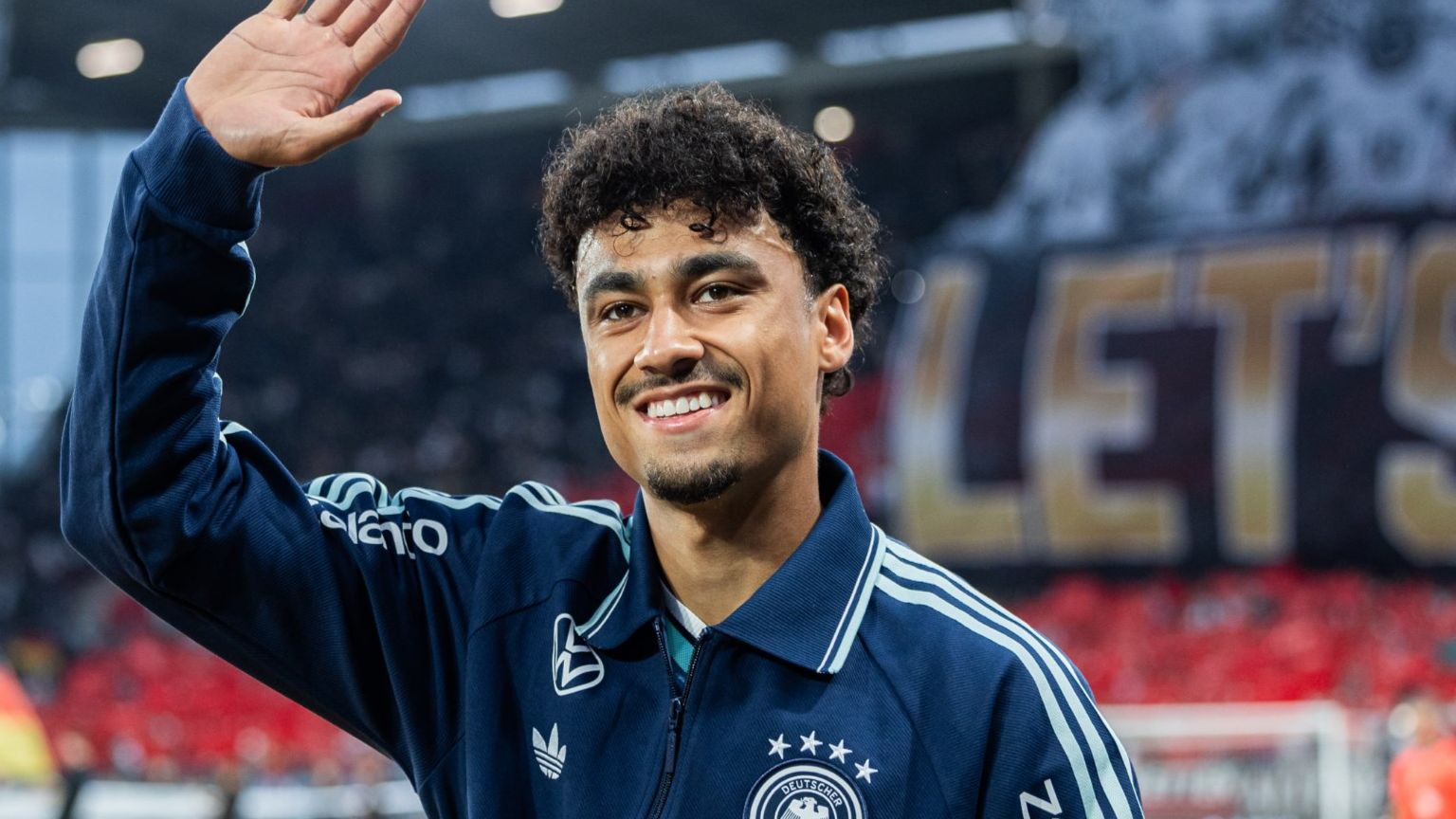 Transfert de nathaniel brown : arsenal en tête face au bayern munich