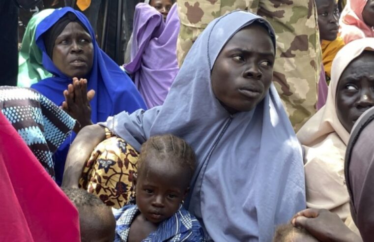 Nigeria : plus de 400 femmes et enfants libérés de Boko Haram remis aux autorités