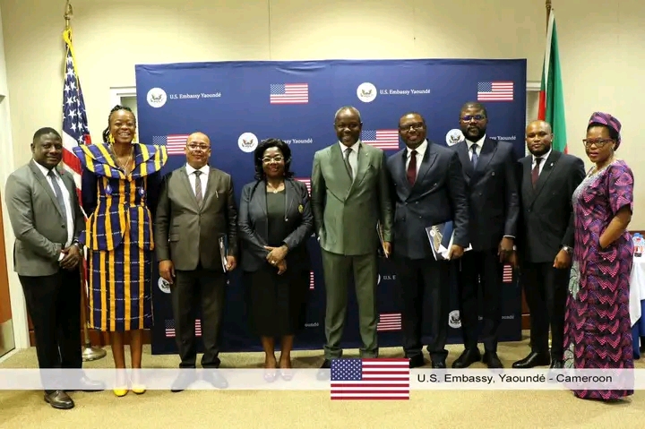 Le barreau du Cameroun défend l&rsquo;état de droit lors du foundermuseum à Yaoundé