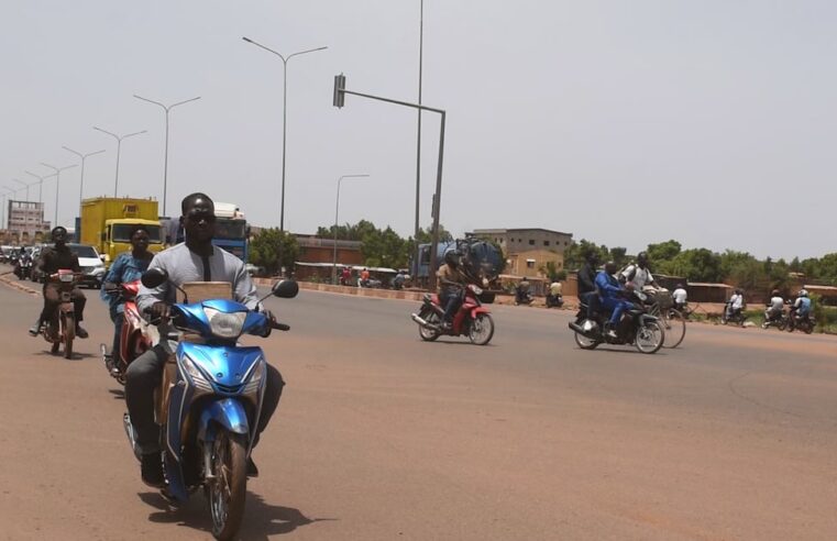Autorisation des motos mio sur les pistes cyclables au Burkina Faso : entre innovation et défis de sécurité