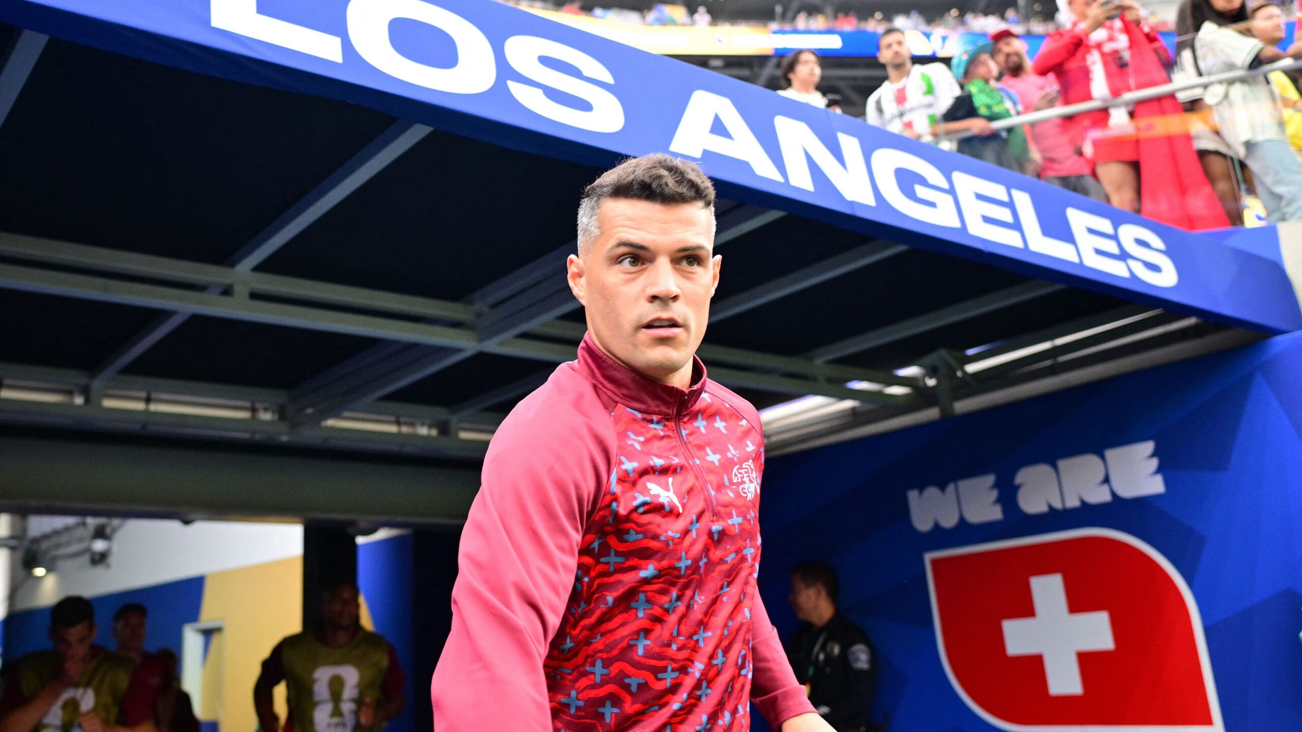 Un coup de tonnerre sur le mercato : granit Xhaka tout proche de Chelsea