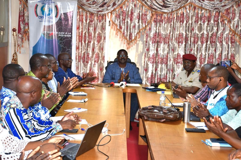Anticipation géopolitique : le CNES renforce les compétences des diplomates burkinabè