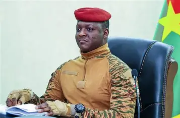 Le capitaine Ibrahim Traoré et le récit controversé d&rsquo;un redressement économique au Burkina Faso