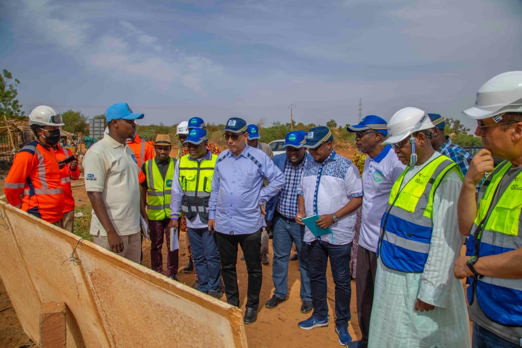 Visite du chantier de la troisième usine d'eau potable à Niamey par la délégation PISEN et Banque mondiale