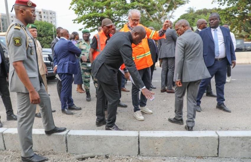 Le président Oligui Nguema inspectant les chantiers du front de mer à Libreville