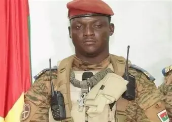 Burkina Faso : Ibrahim Traoré et la légitimité controversée d&rsquo;un pouvoir né des armes