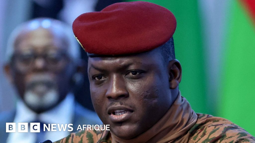 Ibrahim Traoré rejette la démocratie au Burkina Faso et prône un nouveau modèle