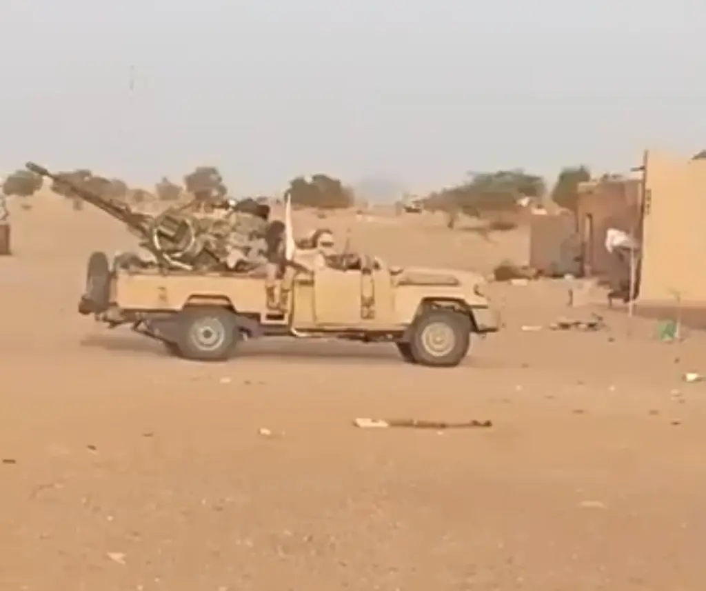Armée malienne reprend l&rsquo;offensive face aux groupes armés dans le nord et centre
