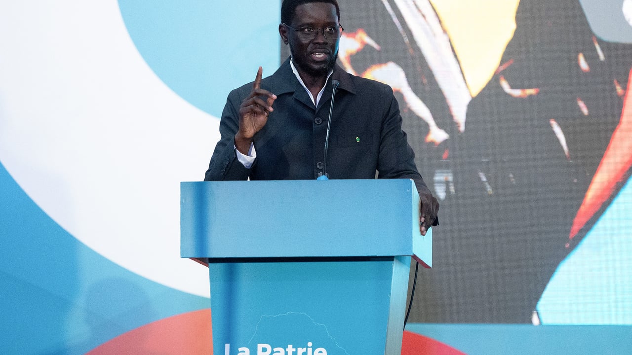 Sénégal : bassirou diomaye faye affiche son patriotisme avec son nouveau mouvement